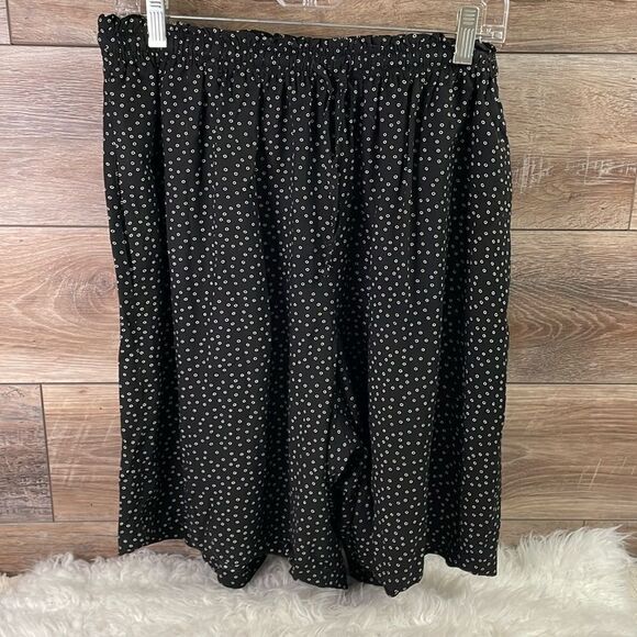 Elisabeth by Liz Claiborne Womens Split Shorts Black White Elastic Waist SZ 16 - Picture 2 of 9